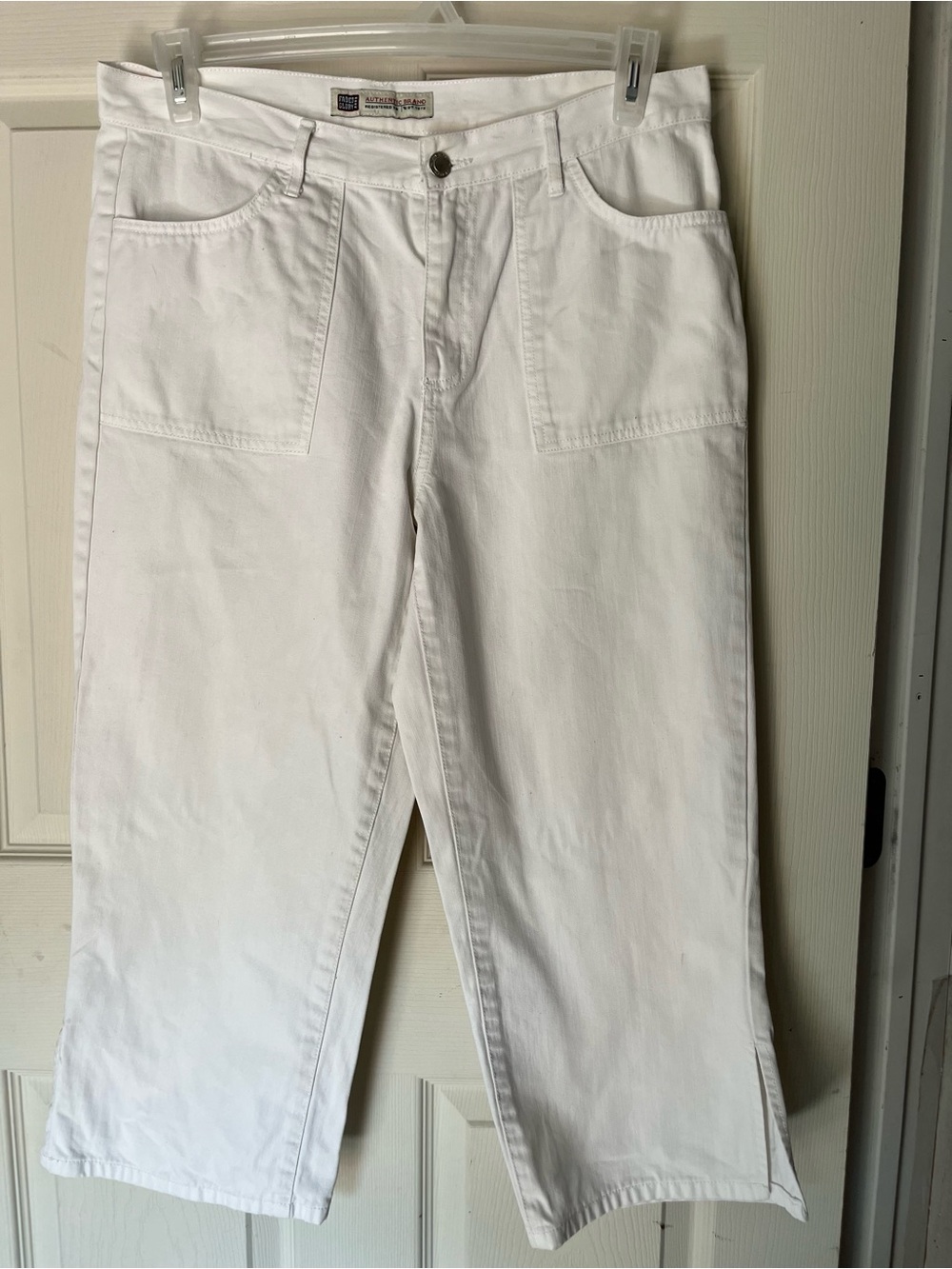 Faded glory white denim Capri size 12, 100% cotton four pockets